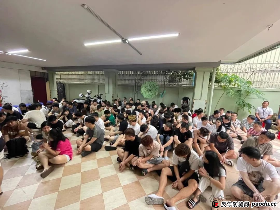 场面震撼！柬埔寨电诈园区上演集体大逃亡！